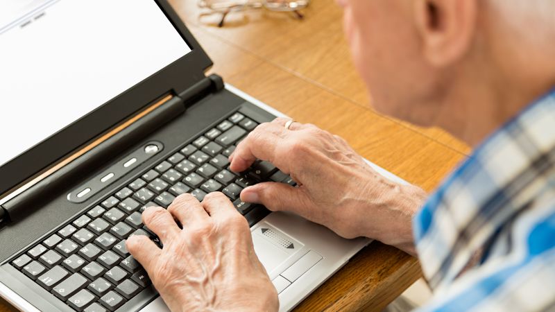 Regular internet use may be linked to lower risk of dementia in older adults, says study |  Cnn